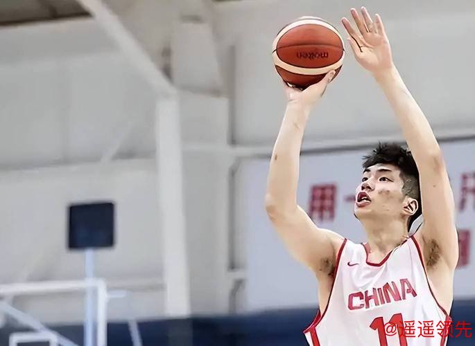 余嘉豪优异表现程帅澎12分 浙江胜四川晋级男篮决赛