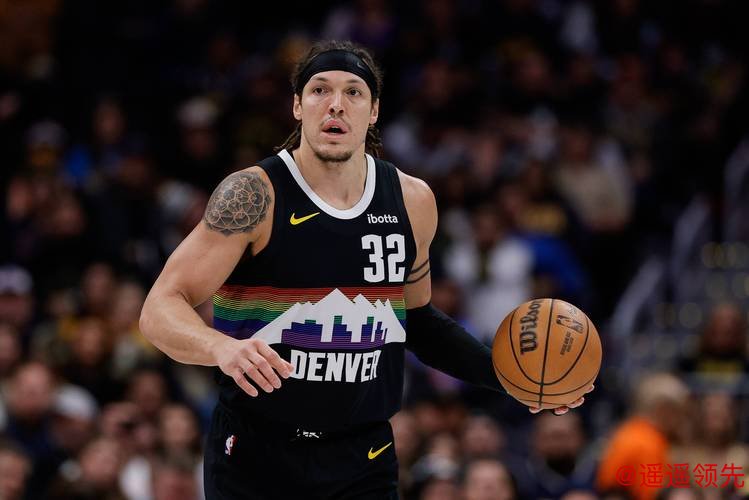 沃特森35分创生涯新高瓦兰复出16+9 掘金胜奇才