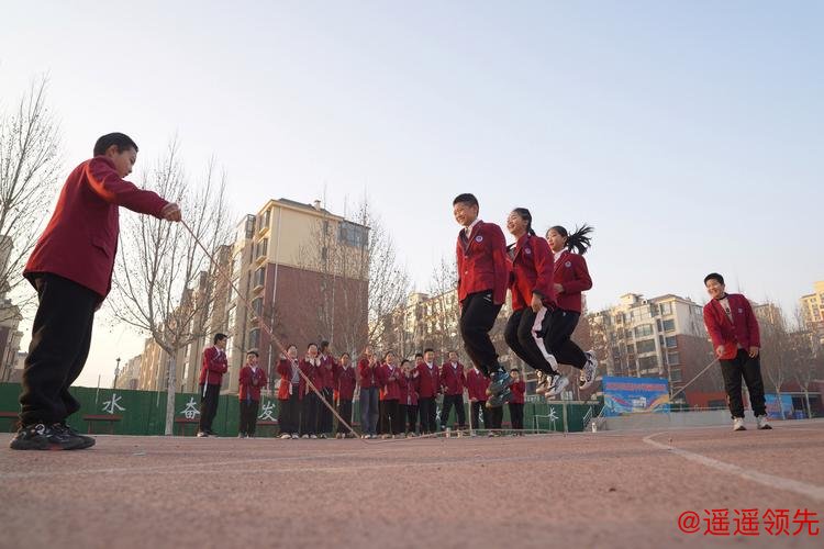 河北内丘：绳舞飞扬 快乐成长