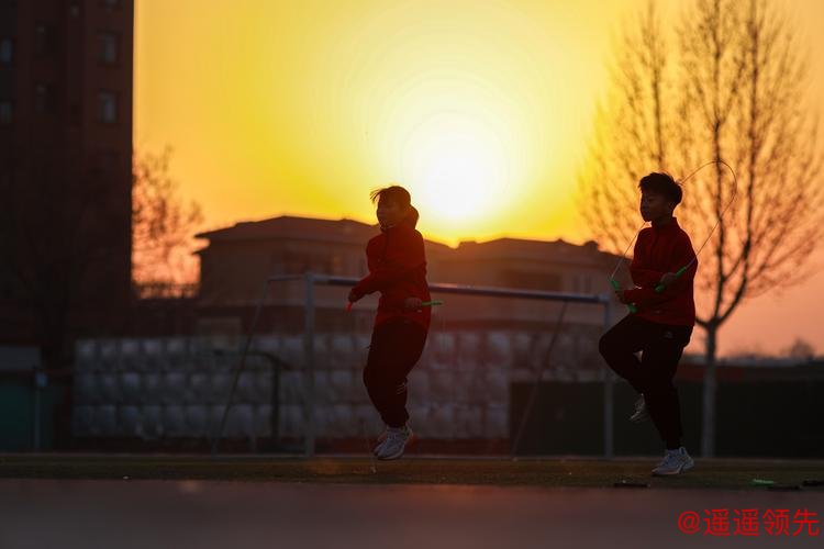 河北内丘：绳舞飞扬 快乐成长