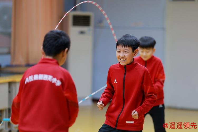 河北内丘：绳舞飞扬 快乐成长