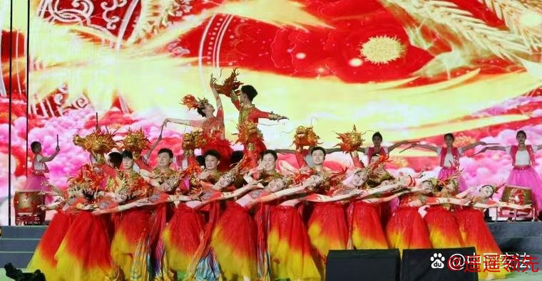 河南台前：六十天“村晚”精彩不断