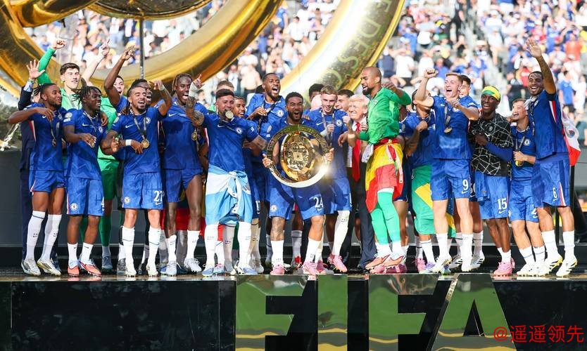 巴黎大师赛正赛首日爆出冷门 西西帕斯恩贝尔晋级